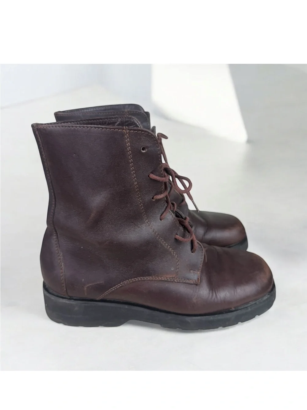 Women’s Vintage L.L. Bean Dark Brown Leather Lace-Up combat boots Y2K